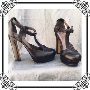 Classy yet tough black platforms!